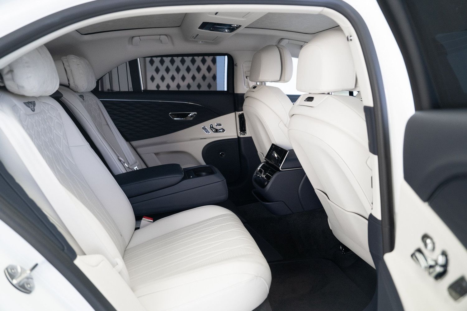 2021 بنتلي فلاينج سبير V8