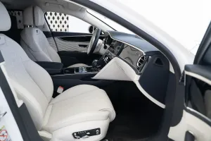2021 بنتلي فلاينج سبير V8