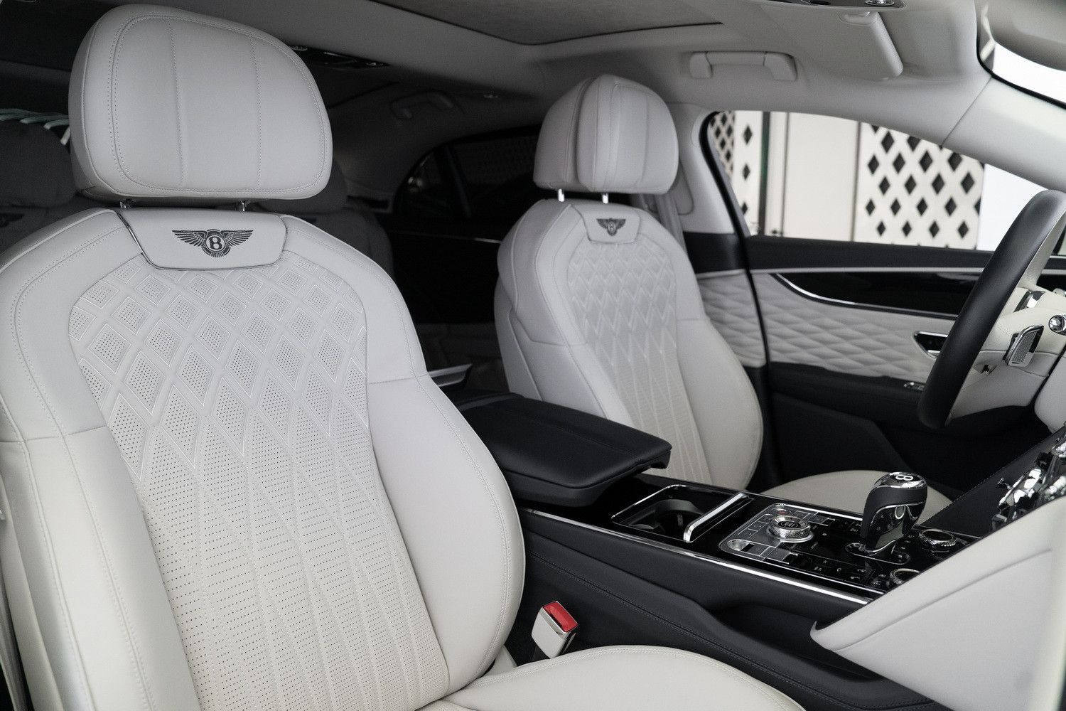 2021 بنتلي فلاينج سبير V8