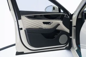 2021 بنتلي فلاينج سبير V8