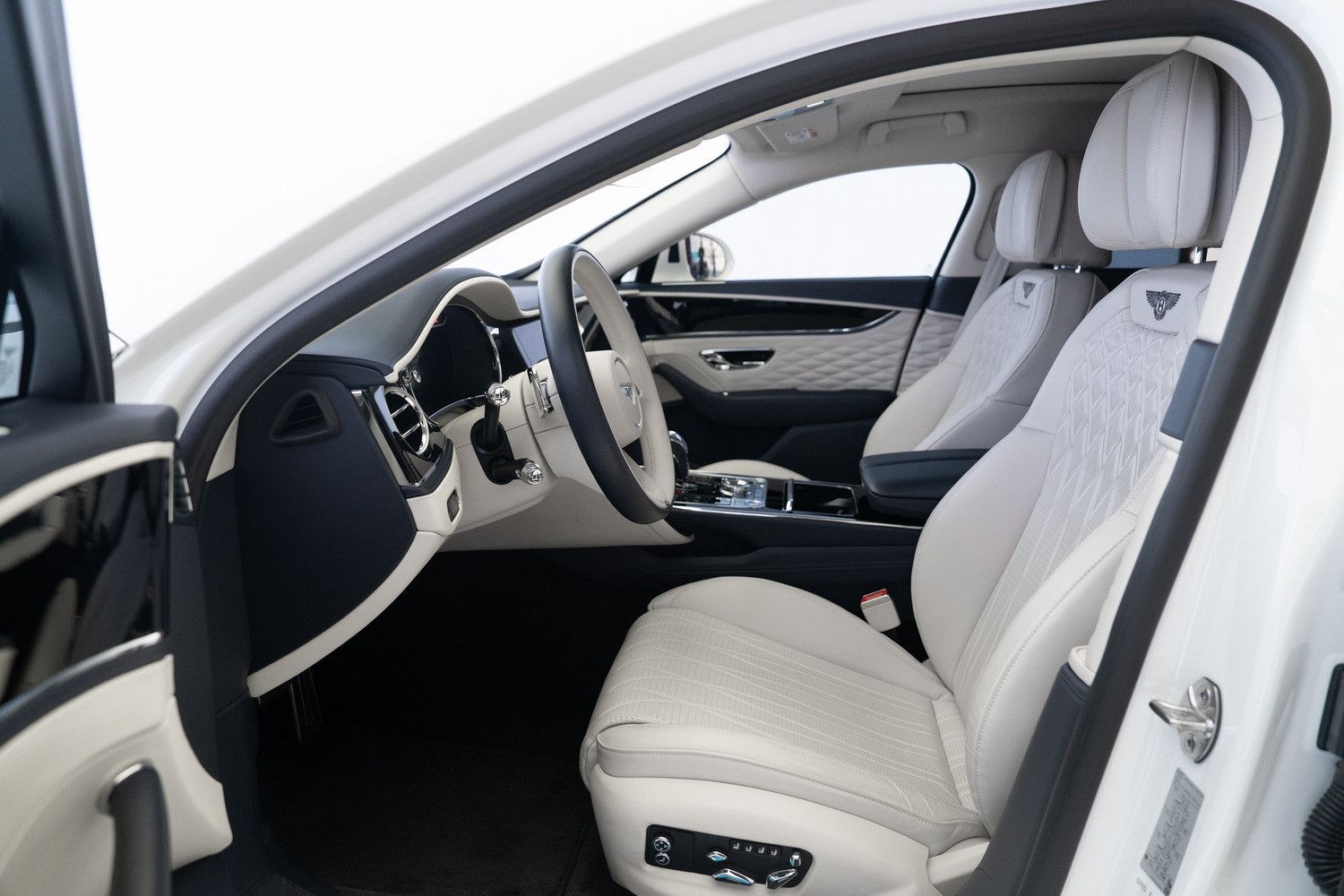 2021 بنتلي فلاينج سبير V8