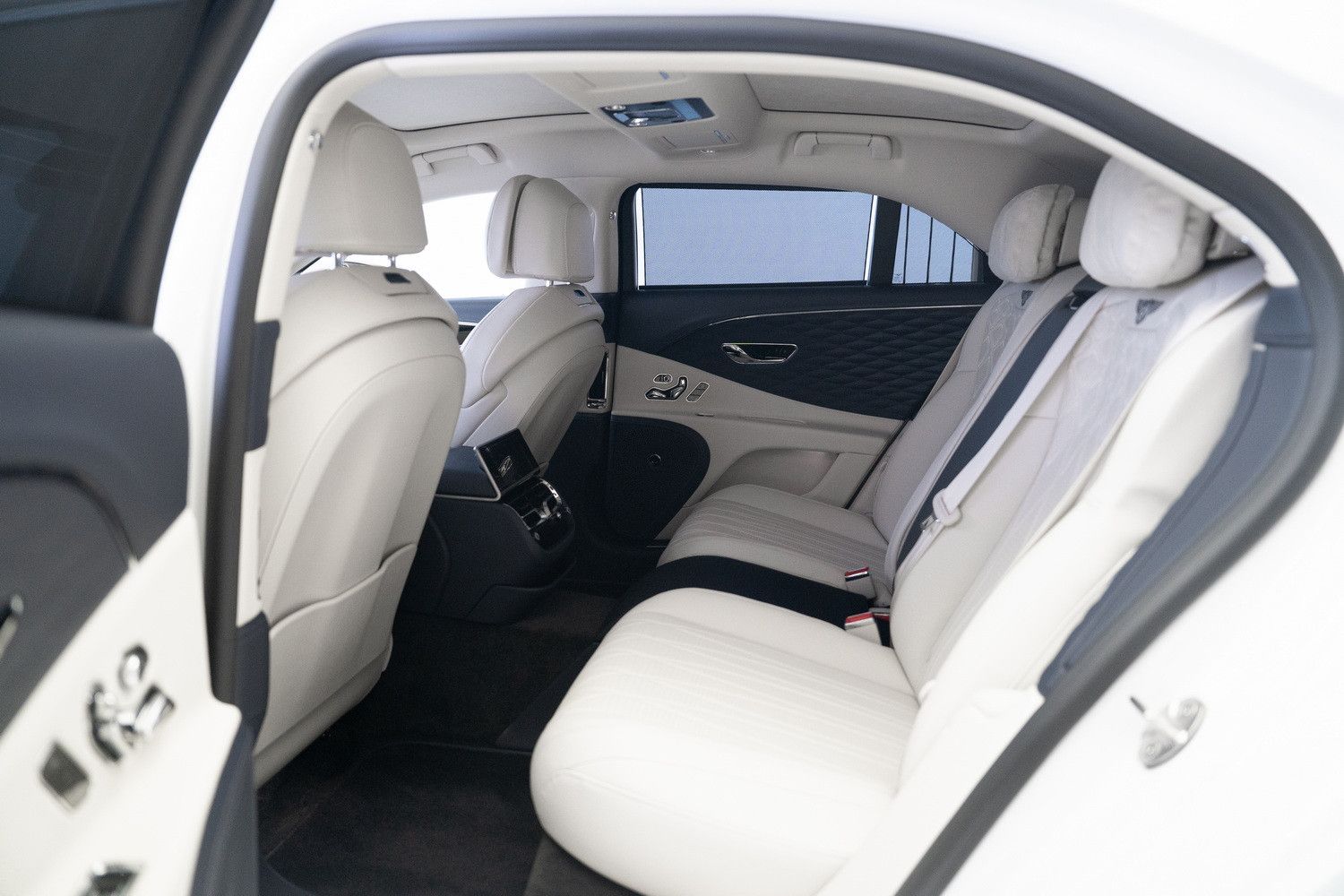 2021 بنتلي فلاينج سبير V8