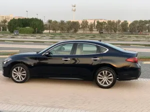 2019 Infiniti Q70 LUXE