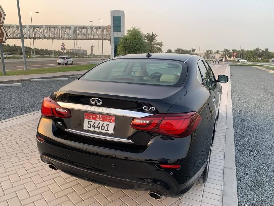 2019 Infiniti Q70 LUXE