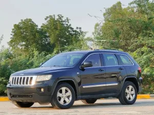 2011 Jeep Grand Cherokee Laredo E
