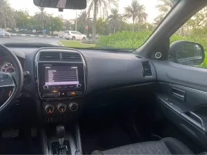 2020 ميتسوبيشي أوتلاندر SE