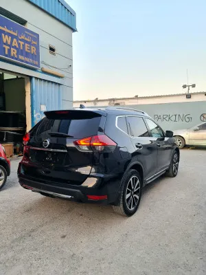 2018 نيسان روج SL