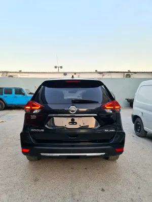 2018 نيسان روج SL