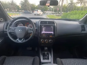 2020 ميتسوبيشي أوتلاندر SE