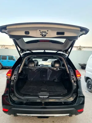 2018 نيسان روج SL