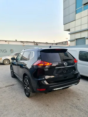 2018 نيسان روج SL