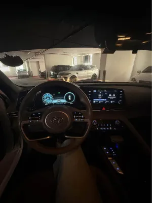 2022 هيونداي النترا SE