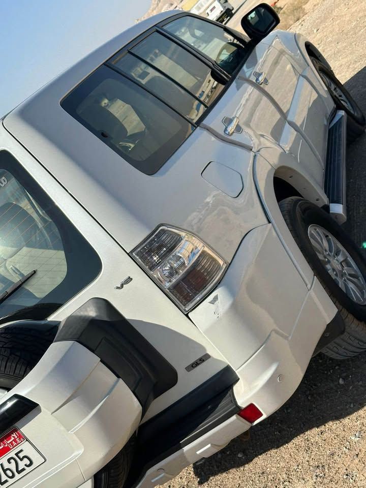 2011 Mitsubishi Pajero GT