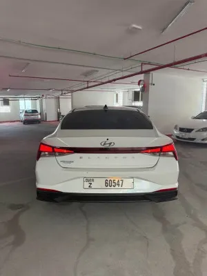 2022 هيونداي النترا SE