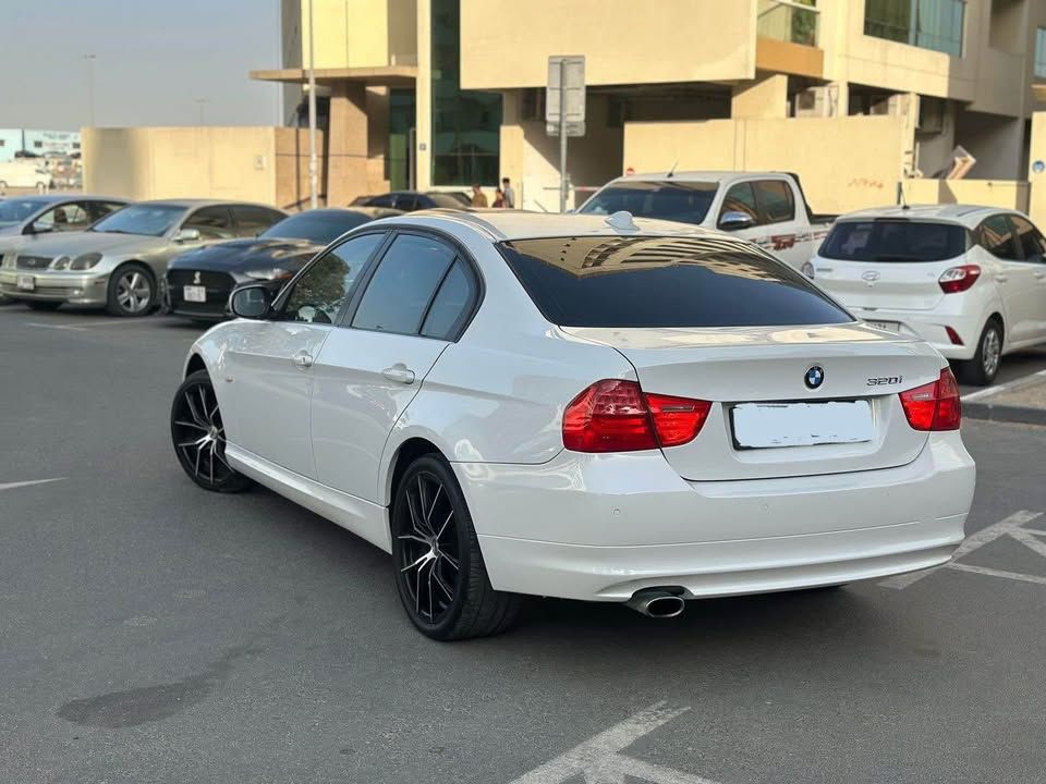 2010 BMW 3-Series 320i