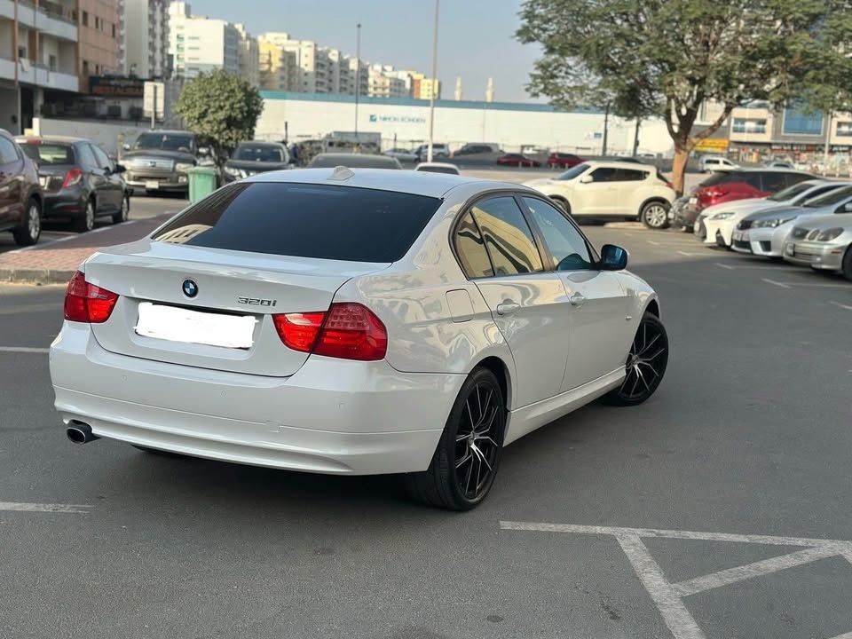 2010 BMW 3-Series 320i
