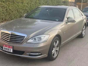 2010 مرسيدس-بنز الفئة - S S400