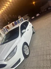 2017 فورد فوكس SE