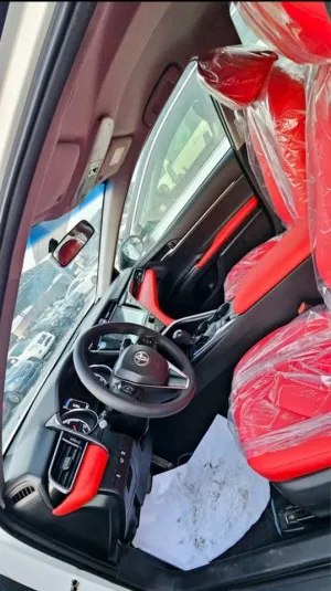 2019 تويوتا كامري LE