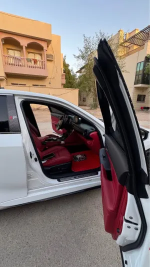 2023 لكزس اي اس IS 350