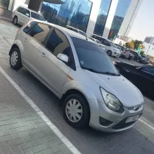 2012 فورد فيجو Titanium