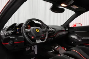 2019 فيراري 488 بيستا