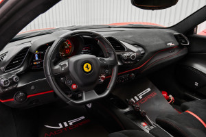 2019 فيراري 488 بيستا