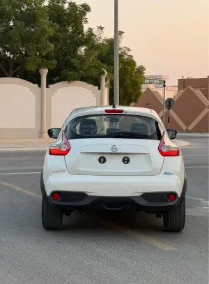 2015 نيسان جوك S