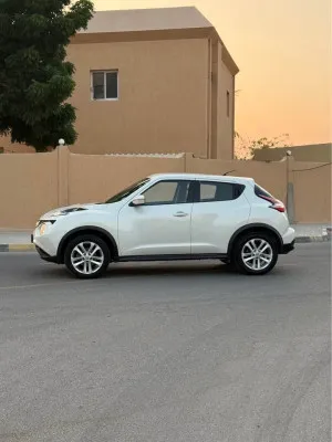 2015 نيسان جوك S