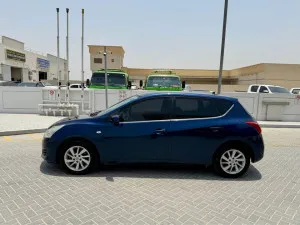 2014 نيسان تيدا LE