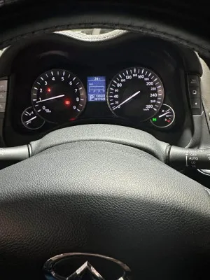 2012 إنفينيتي ام ٣٧