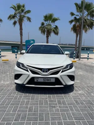 2018 تويوتا كامري Hybrid LE