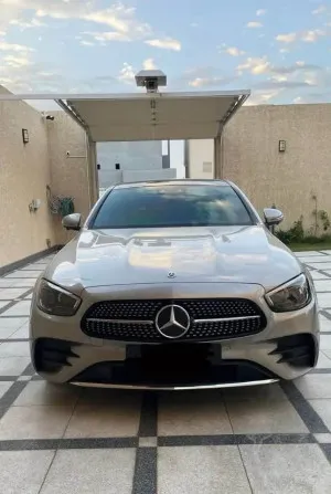 2021 مرسيدس-بنز الفئة - E E300