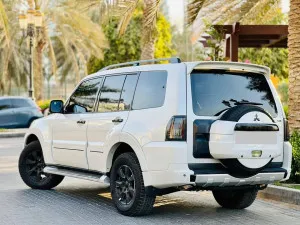 2011 ميتسوبيشي باجيرو GLS