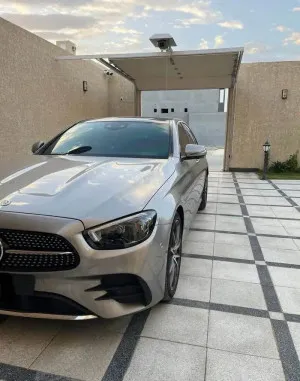 2021 مرسيدس-بنز الفئة - E E300