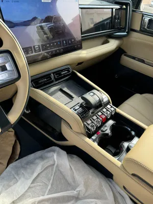 2024 بي واي دي ليوبارد
