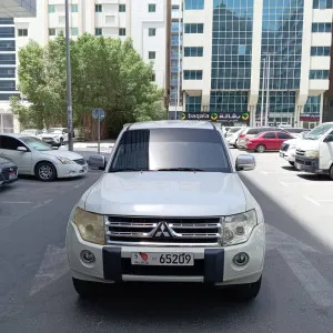 2011 ميتسوبيشي باجيرو GT