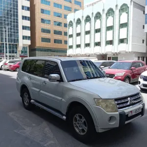 2011 ميتسوبيشي باجيرو GT