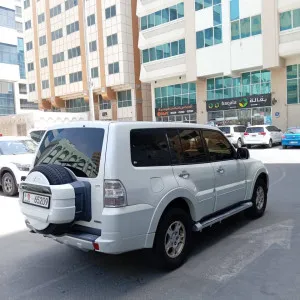 2011 ميتسوبيشي باجيرو GT