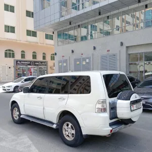 2011 ميتسوبيشي باجيرو GT