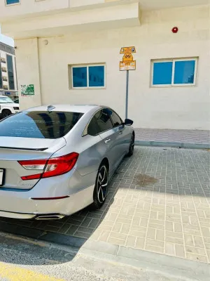 2020 هوندا أكورد EX