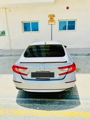 2020 هوندا أكورد EX