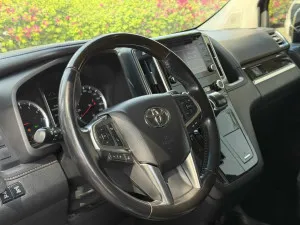 2022 تويوتا جرانفيا standard