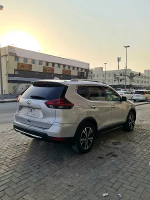 2019 نيسان روج SV