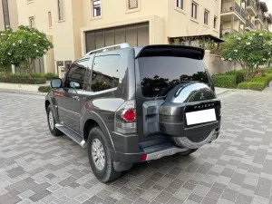2011 ميتسوبيشي باجيرو GLX