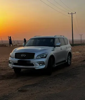 2017 Infiniti QX80 LUXE
