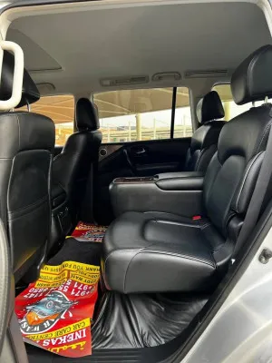 2017 Infiniti QX80 LUXE