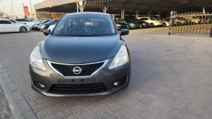 2014 نيسان تيدا Hatch