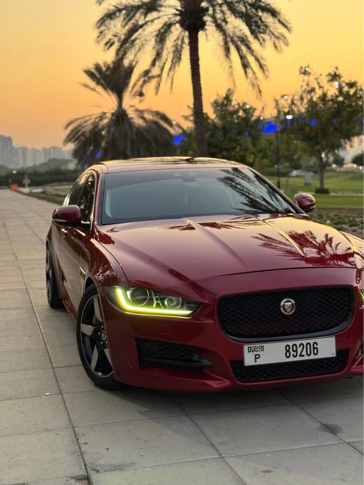 2016 جاكوار اكس اي Prestige