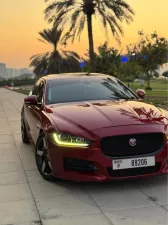 2016 جاكوار اكس اي Prestige